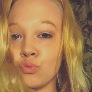 Meet your Posher, Rebekah